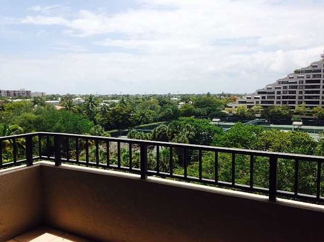 1st image of 201 Crandon Blvd APT 502
