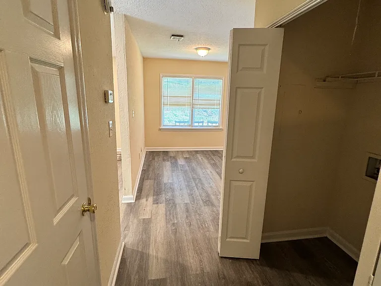 776 Happy Hollow Rd #B — Photo 8