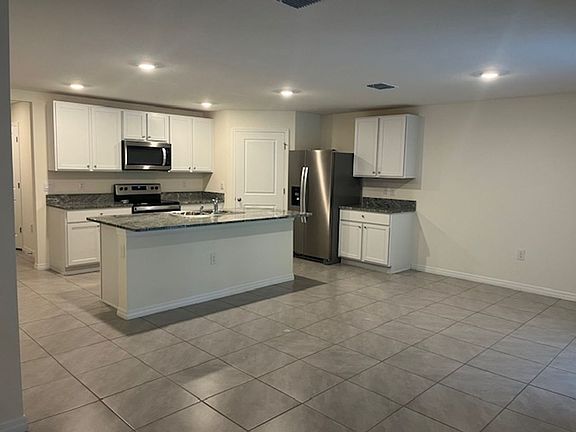 5th image of 121 Marion Oaks Mnr