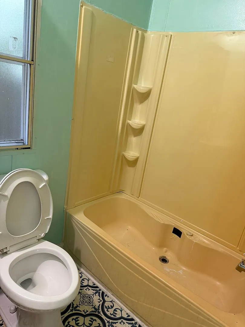 Enjoy peaceful country living in this 3-bedroom, 2-bathroom manufactured home located in a quiet ... — Photo 3