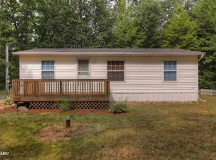 8957 Ferris Rd, Howard City, MI 49329