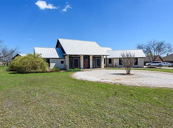 2nd image of 2184 Hillview Dr