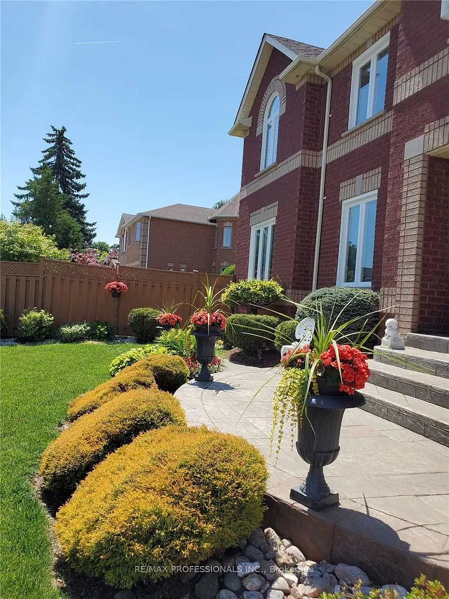 Building Photo - 2078 Perran Dr