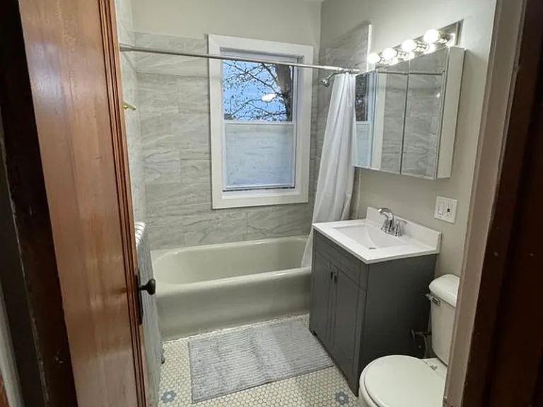 5700 N Parkside Ave #2 — Photo 4