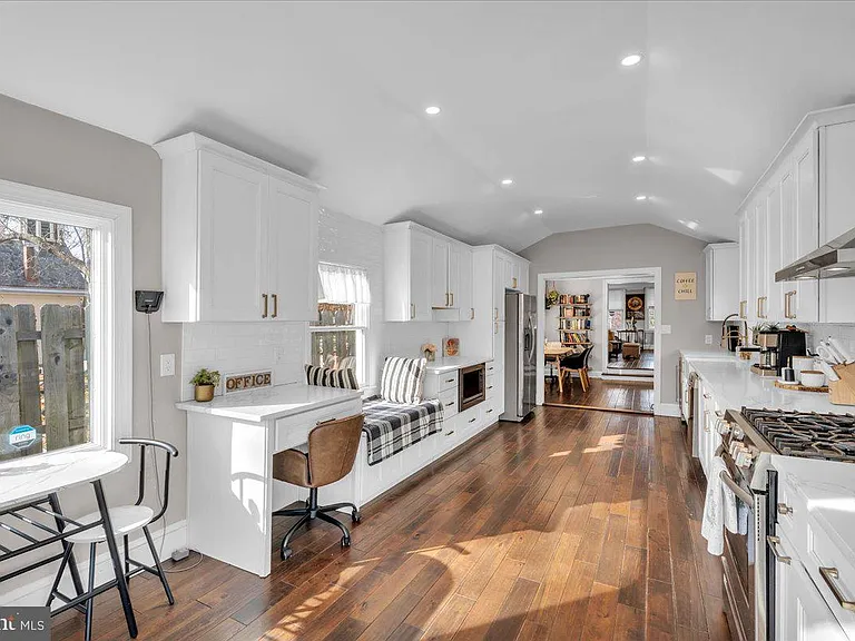 406 Kings Hwy E — Photo 13