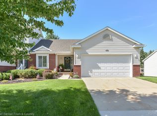 476 Hosta, Howell, MI 48843
