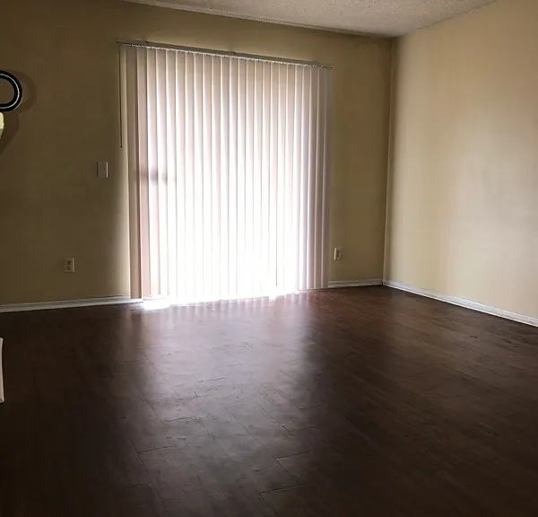 4148 Pershing Pointe Pl #5 — Photo 2