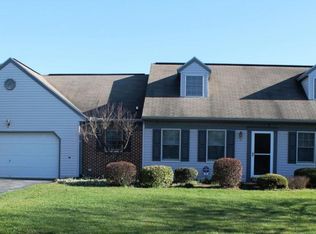 4 Brookfield Rd, Lititz, PA 17543