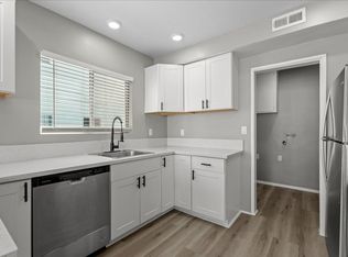 132nd Street (975), Hawthorne, CA 90250