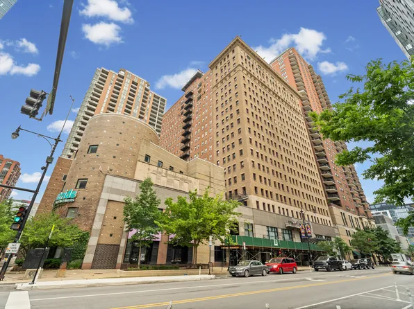 40 E 9th St APT 1907, Chicago, IL 60605