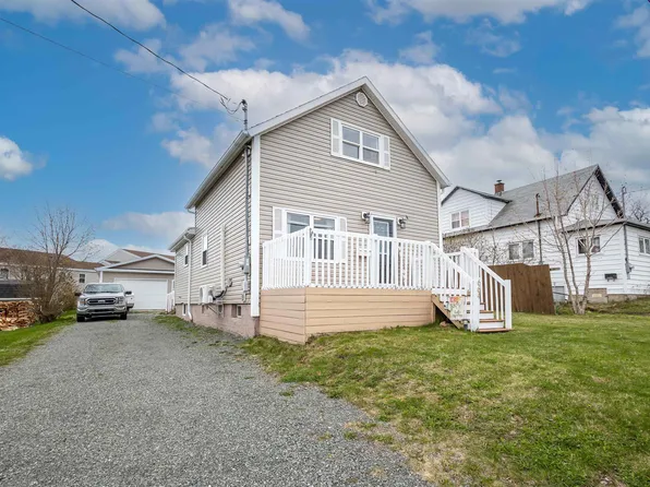 664 George St, New Waterford, NS B1H 4E6