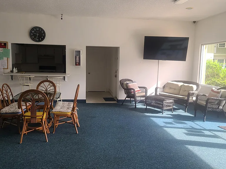 840 Center Ave #29 — Photo 22