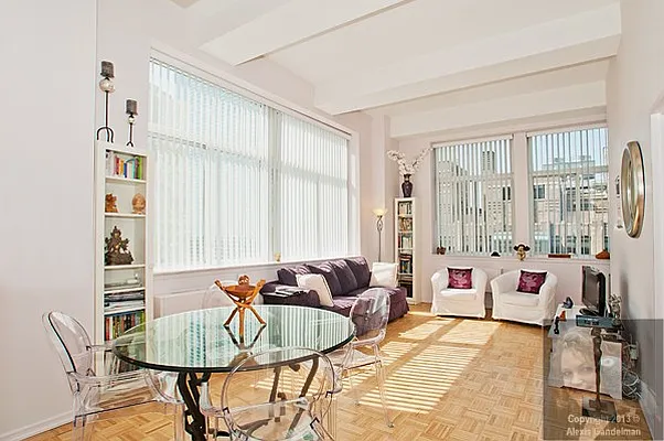 Sold by New York Residence | media 2
