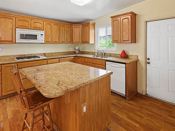 5th image of 426 Dunsview Ave