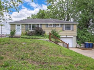 8713 NW Old Stagecoach Rd, Kansas City, MO 64154