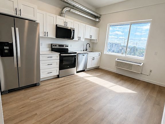 2nd image of 505 Union Ave SE #320