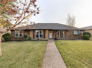 1934 Chesham Dr, Carrollton, TX 75007
