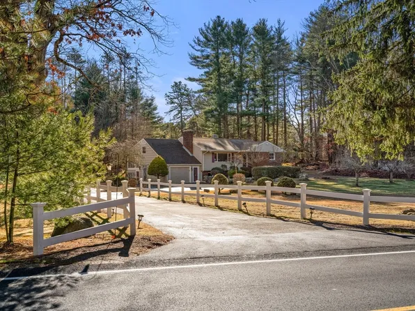 652 Plain St, Stoughton, MA 02072