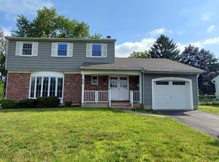 828 Woodlane Rd, Edgewater Park, NJ 08010