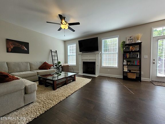 3rd image of 4950 Briar Rock Ln