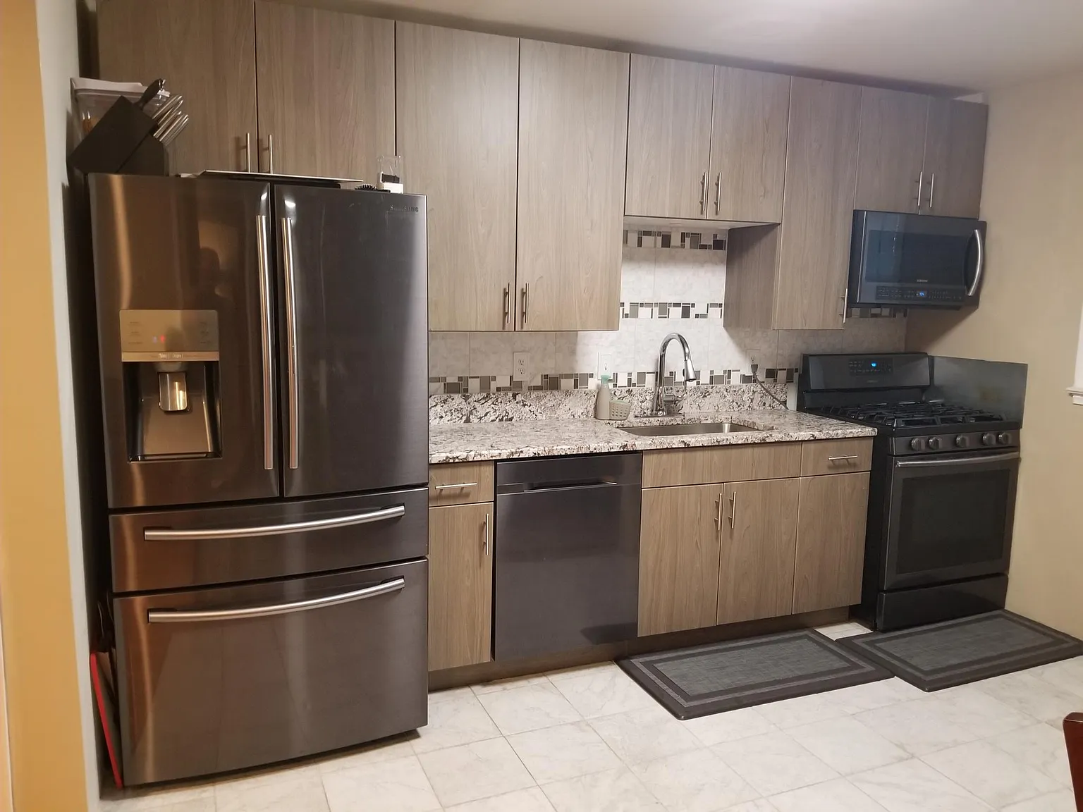 114 Hessian Hills Rdg APT 3 photo 1