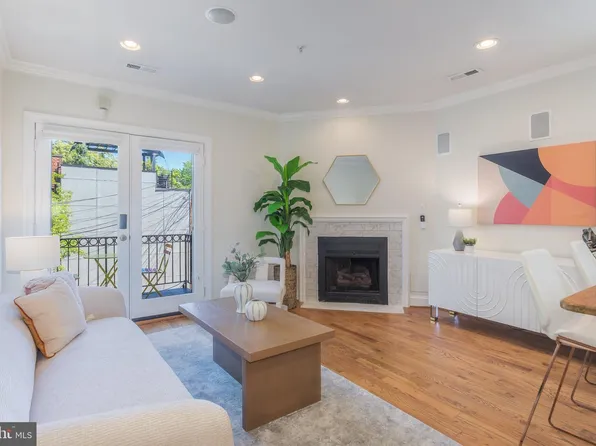 1116 C St NE APT 202, Washington, DC 20002