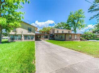 301 Lakeshore N, Onalaska, TX 77360
