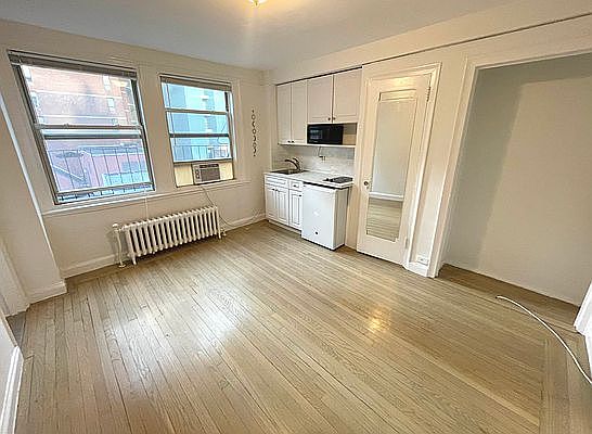 2nd image of 321 40th St #1700