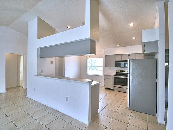 4th image of 5816 Loma Vista Dr W