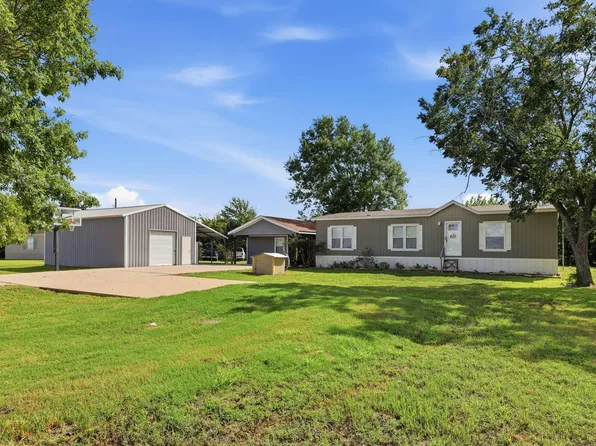 2422 Minks Rd, Wallis, TX 77485