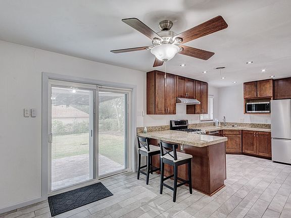 5th image of 8730 Gladwood Ln