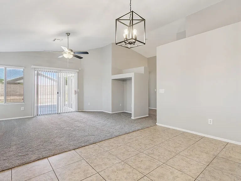 1556 N Rockwell Ct — Photo 11