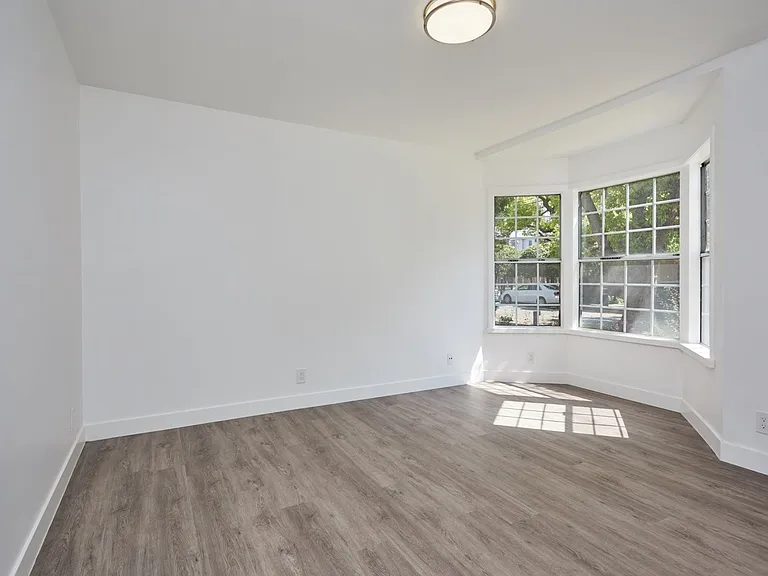 381 Waldo Ave #1 — Photo 8