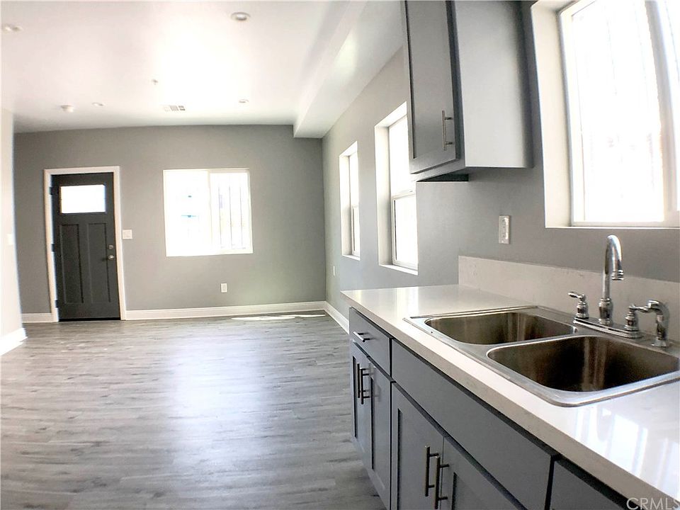 1st image of 410 Sloat St