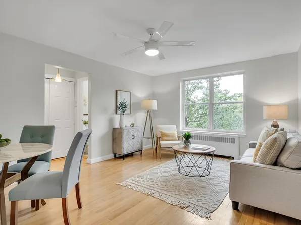 136 Beaconsfield Rd APT 6, Brookline, MA 02445