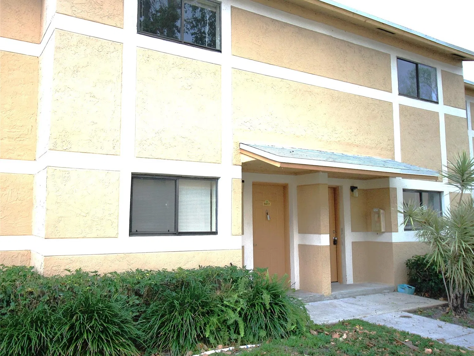 2 bed, 2.5 bath, 1113 sqft, $2,300 — Photo 1