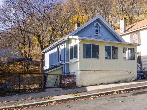 69 Gill St, Kingston, NY 12401