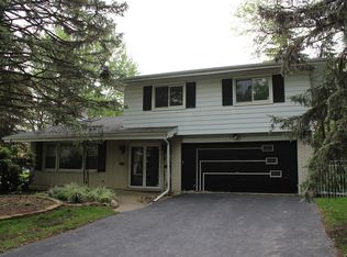 2613 Farnsworth Ln, Northbrook, IL 60062