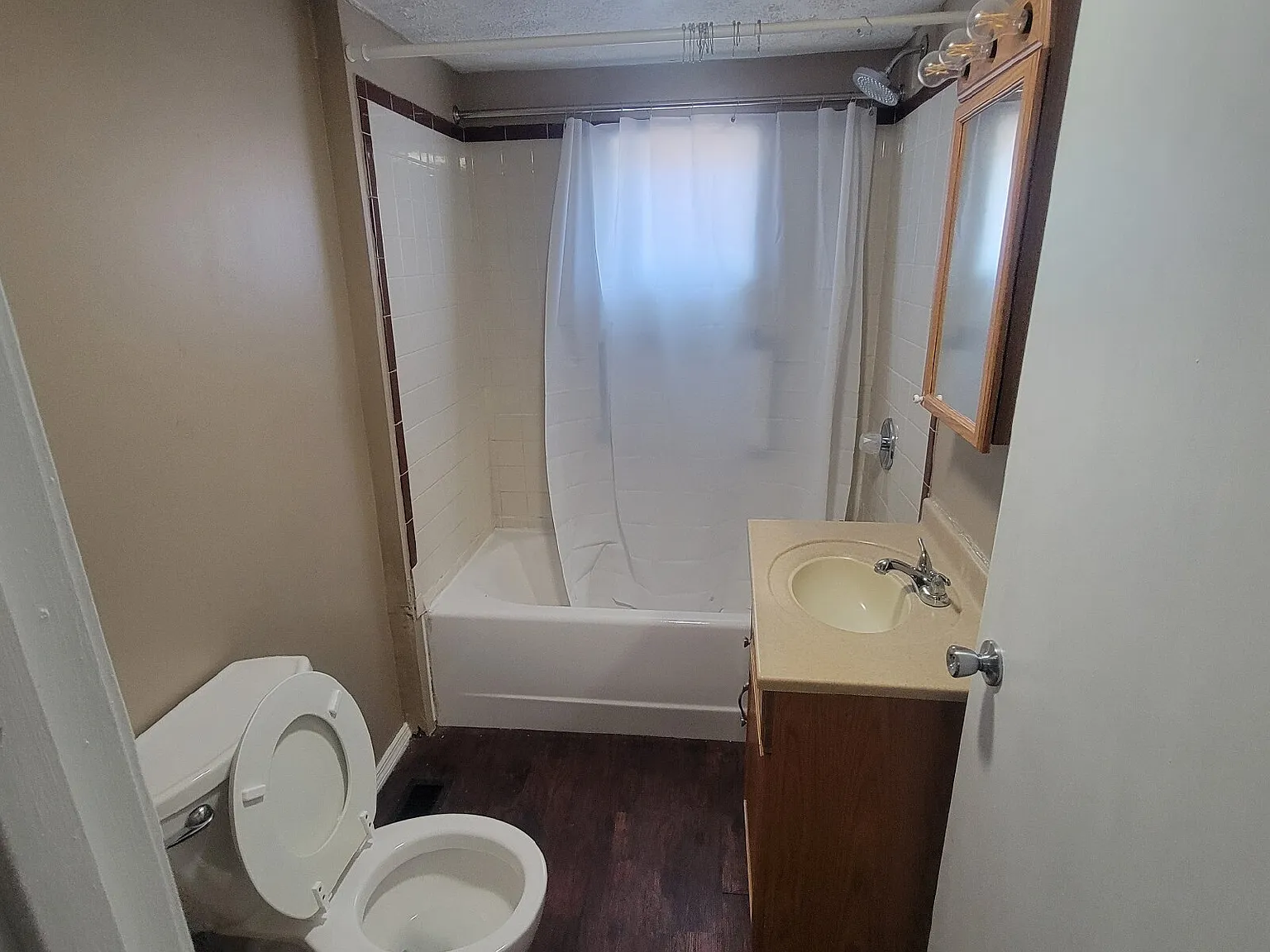 2 bed, $960 — Photo 4