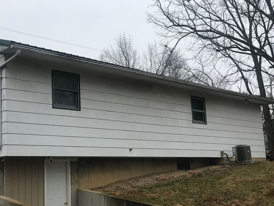 2nd image of 526 Elizabeth St