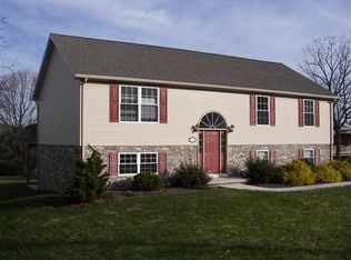 15379 Summit Farm Dr, Blue Ridge Summit, PA 17214