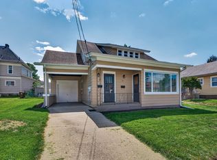 110 W 3rd St, Belvidere, IL 61008