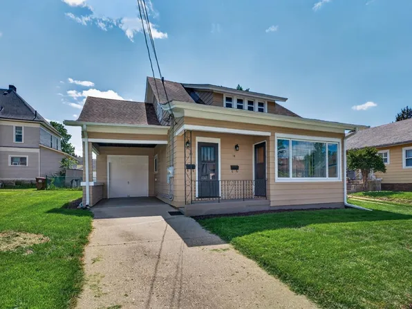110 W 3rd St, Belvidere, IL 61008
