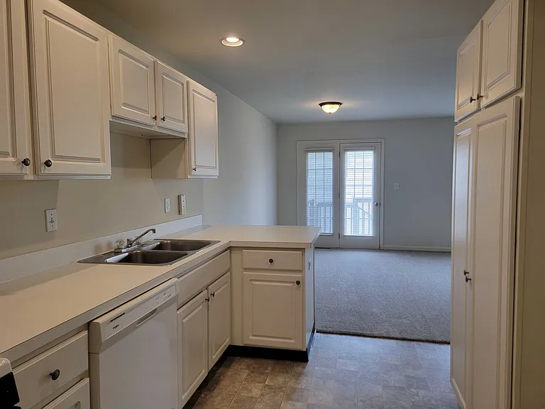 6470 Lincoln Ct — Photo 6