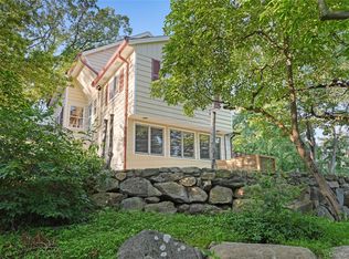47 Mountainview Dr, Tomkins Cove, NY