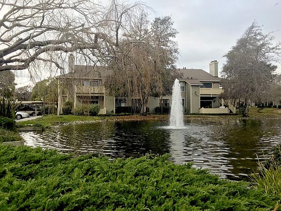 2nd image of 209 Lakeshore Ct