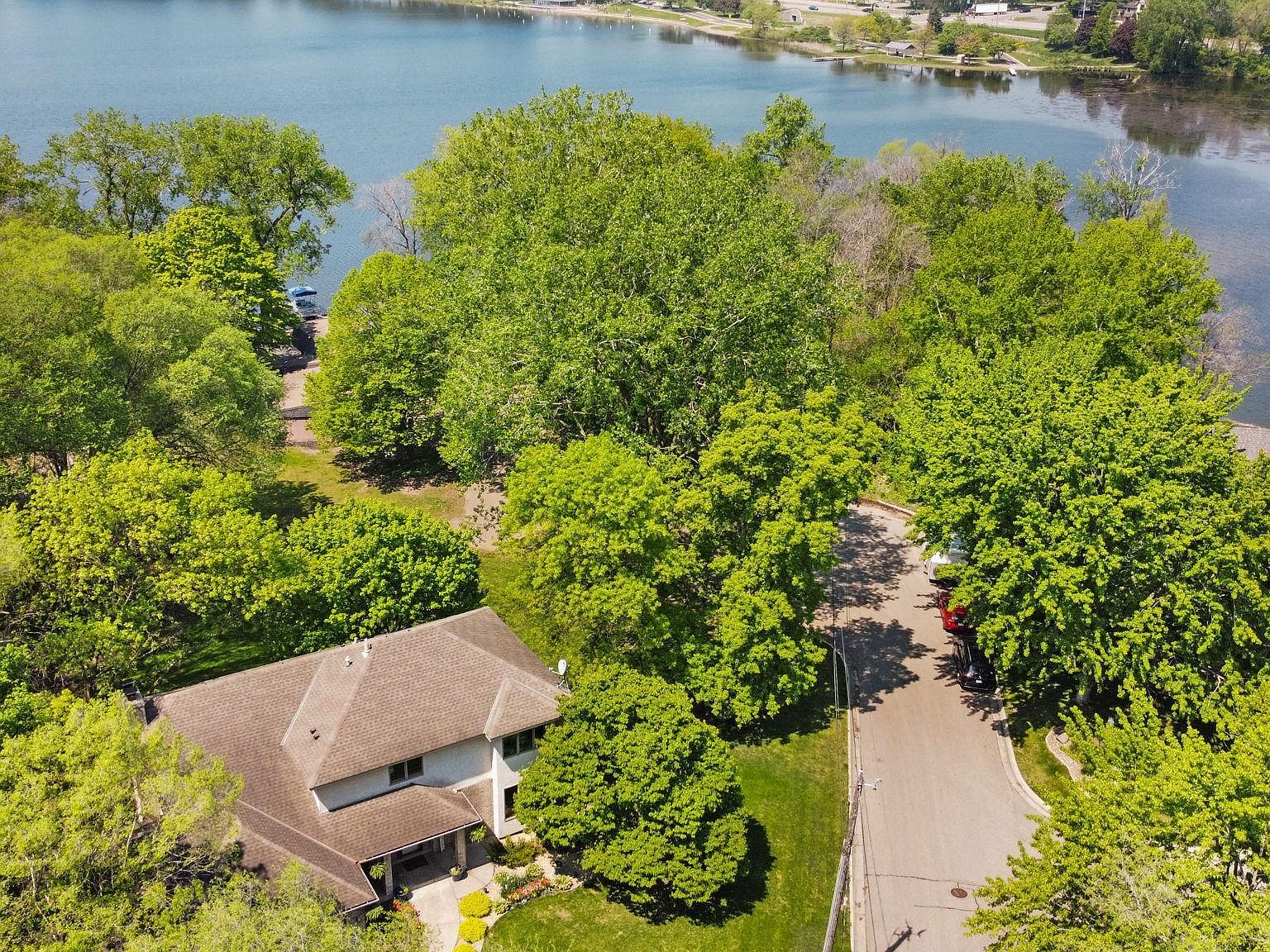 1405 Kingsview Ln N, Plymouth, MN 55447 | MLS #6579183 | Zillow