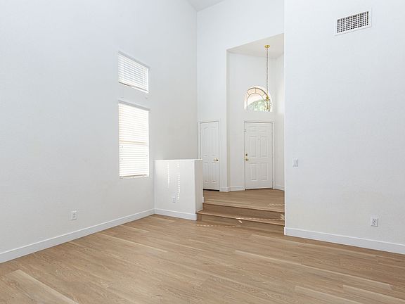 5th image of 408 Madison Taylor Pl