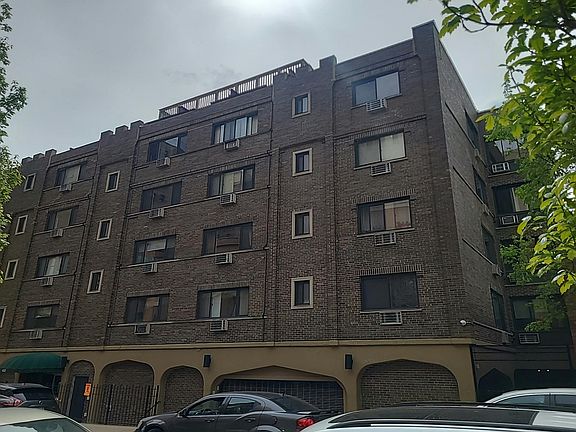 2nd image of 455 W Saint James Pl #Apartment