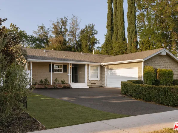 22251 Kittridge St, Woodland Hills, CA 91303